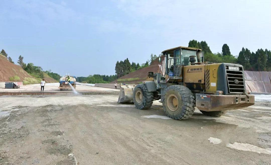 三圣街道重塑城市面貌，推动区域发展新项目启动